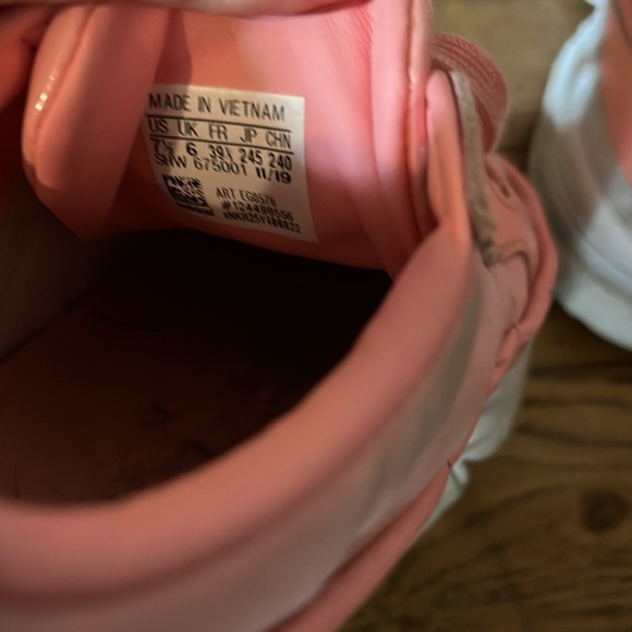 Adidas Pink Sneakers 7.5 - Picture 7 of 7